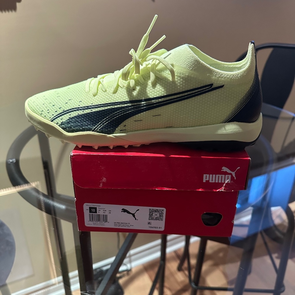 Puma Turf Soccer Shoes, Mens Size 10